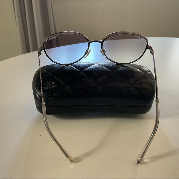 Chanel Wire Rimmed Sunglasses Silver Gradient Lenses Great Condition! - Picture 3 of 6